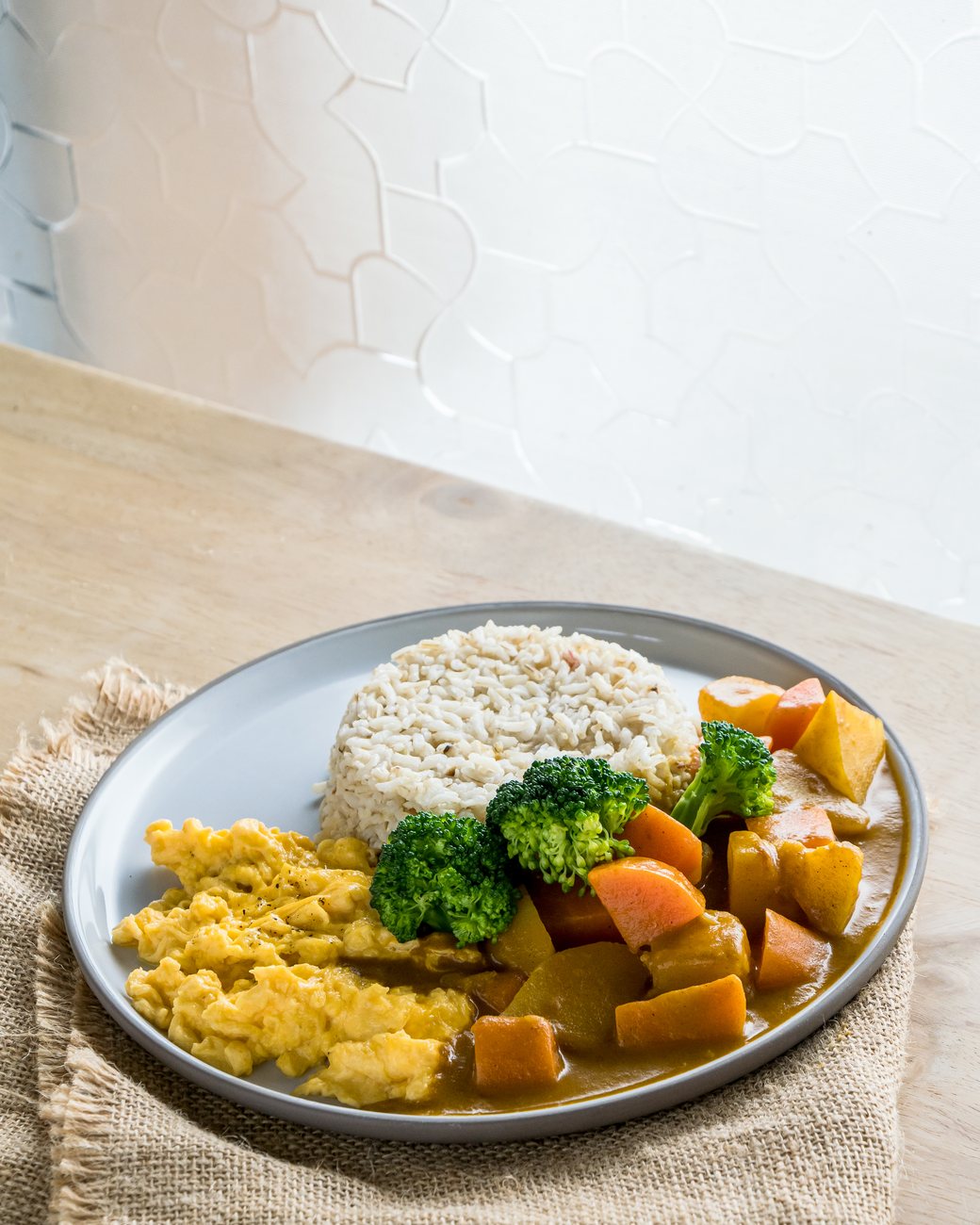 Japanese Curry Brown Rice with Omelette